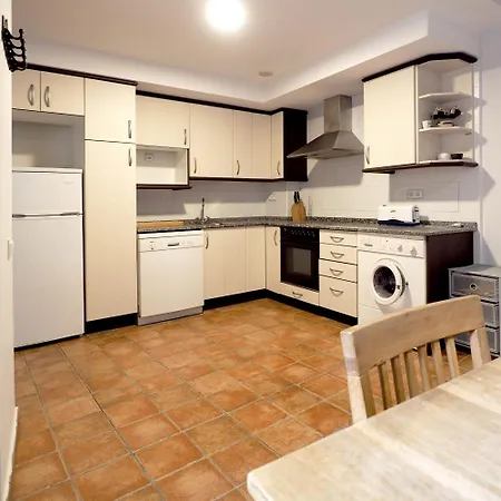 Angelus Plaza Mayor De * Graus