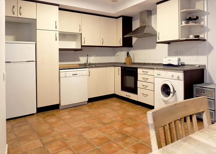 Angelus Plaza Mayor De * Graus